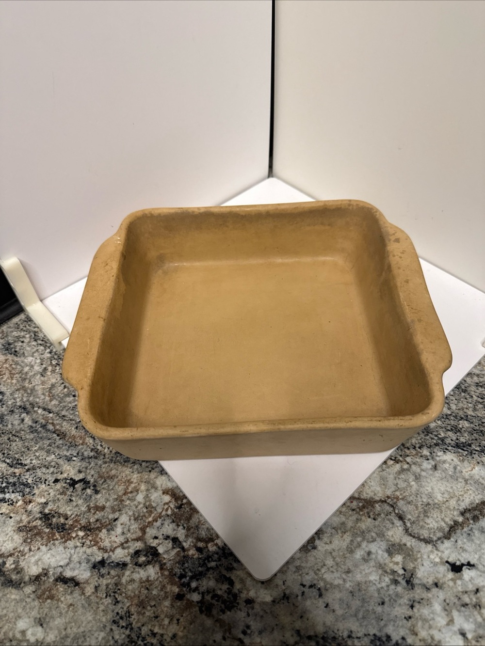 Pampered Chef square 9x9 seasoned baking stone dish